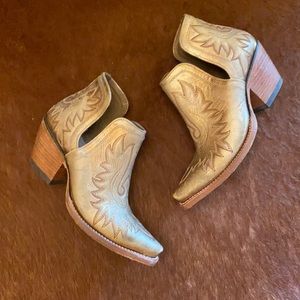 Ariat Dixon in Gold*SOLD*